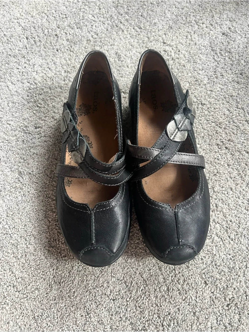 Taos Jigsaw Size 8 / 39 Black Silver Mary Jane Flats Shoes Criss-Cross